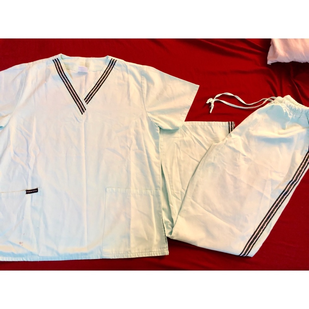 Women’s scrubs mint green Size Small - Picture 4 of 8